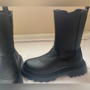 Stylish Moto, black boots